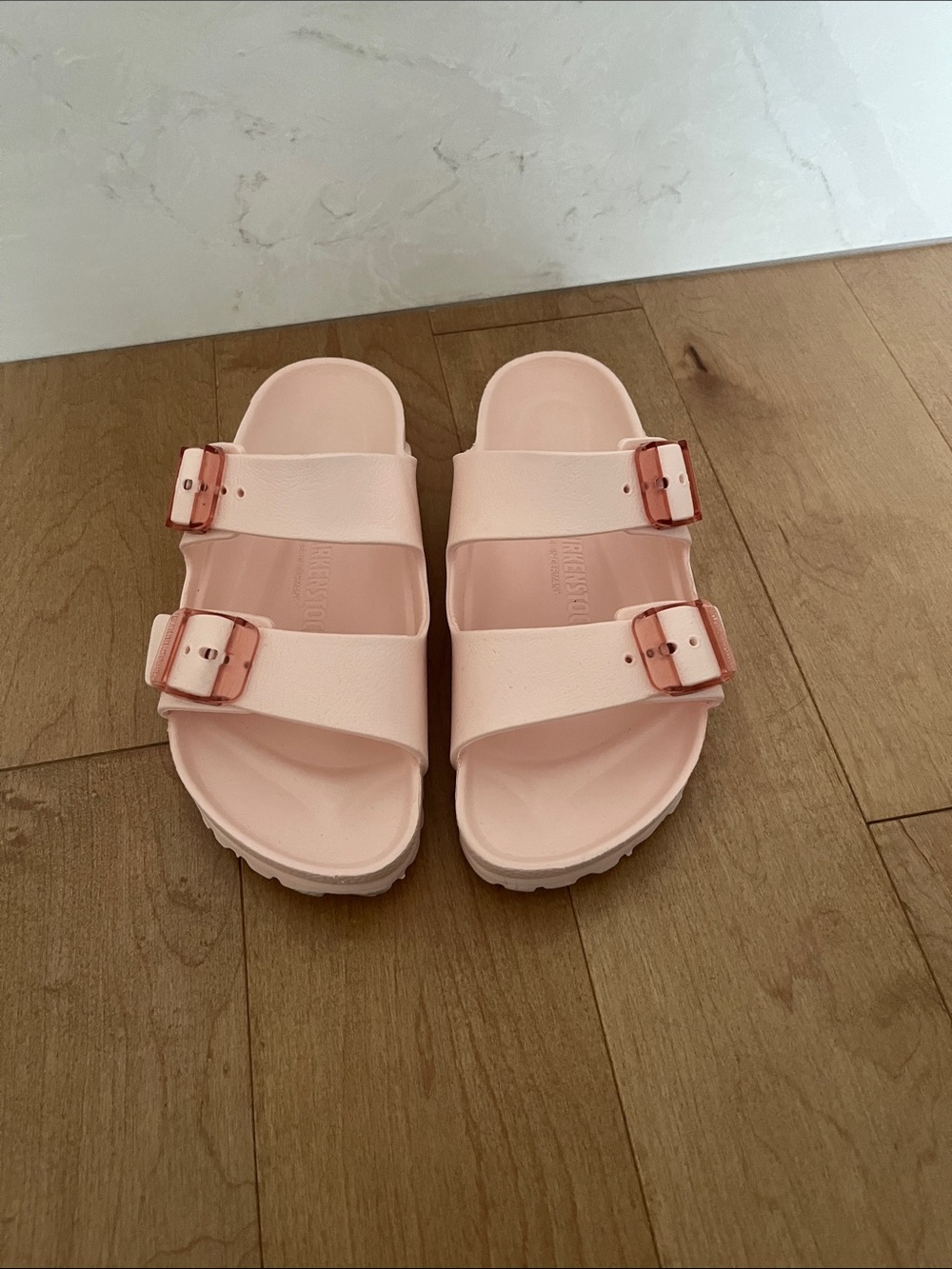 Birkenstock-Size 5
Women’s Dual Strap Comfort Sandals - Light Pink